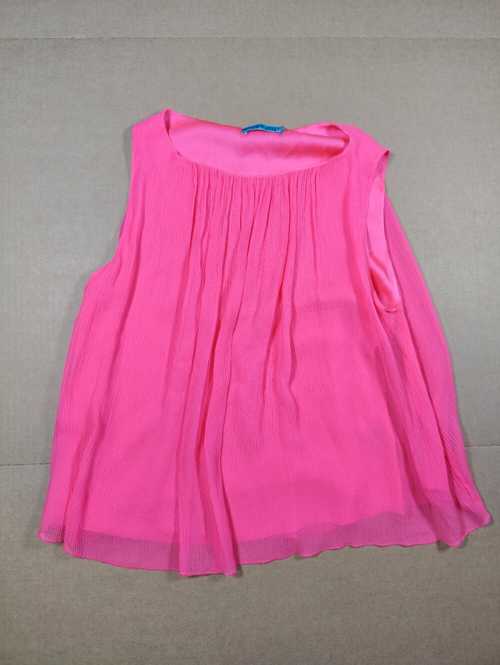 Alice + Olivia Pink 100% Silk Sleeveless Pleated Blouse Size S